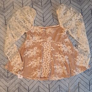 Mediun size woman shirt NWT